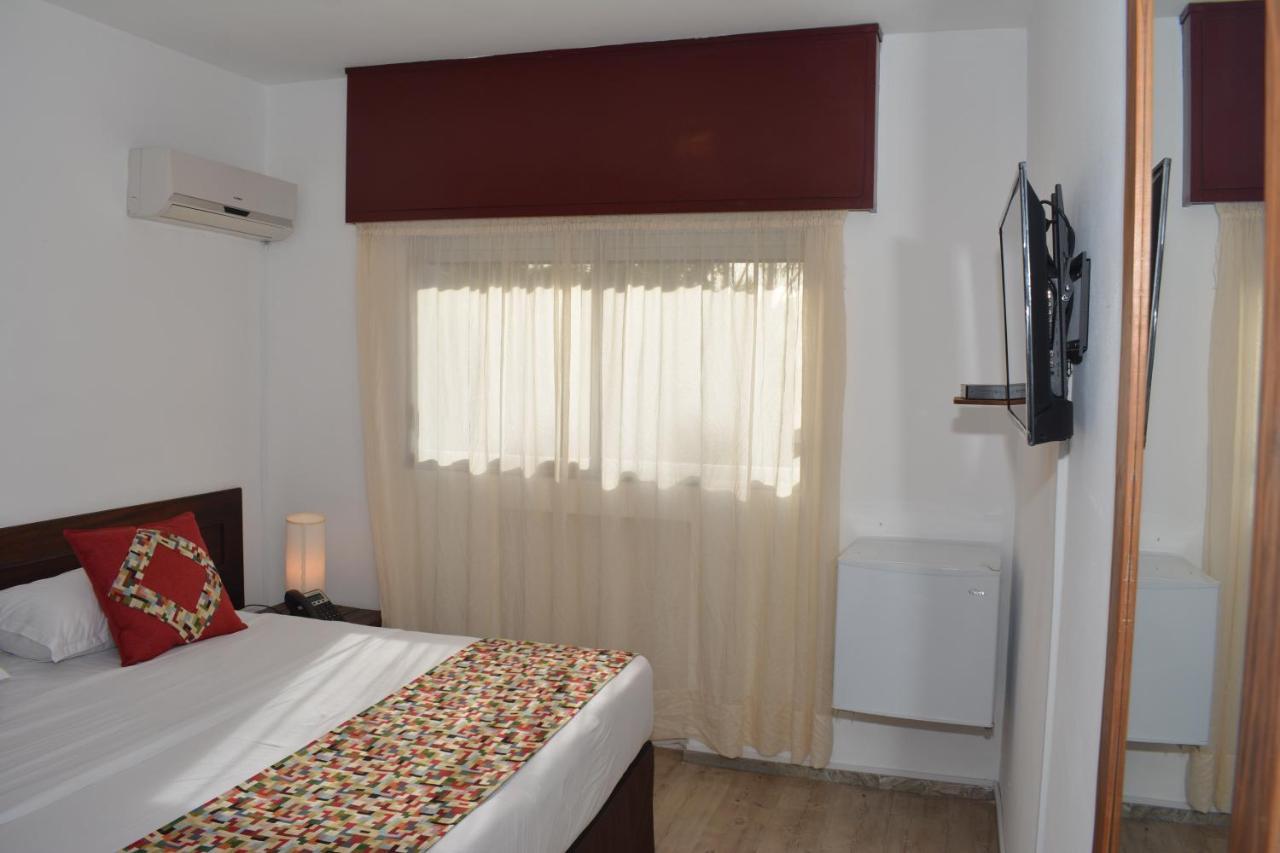 מלדונאדו Hotel Express מראה חיצוני תמונה