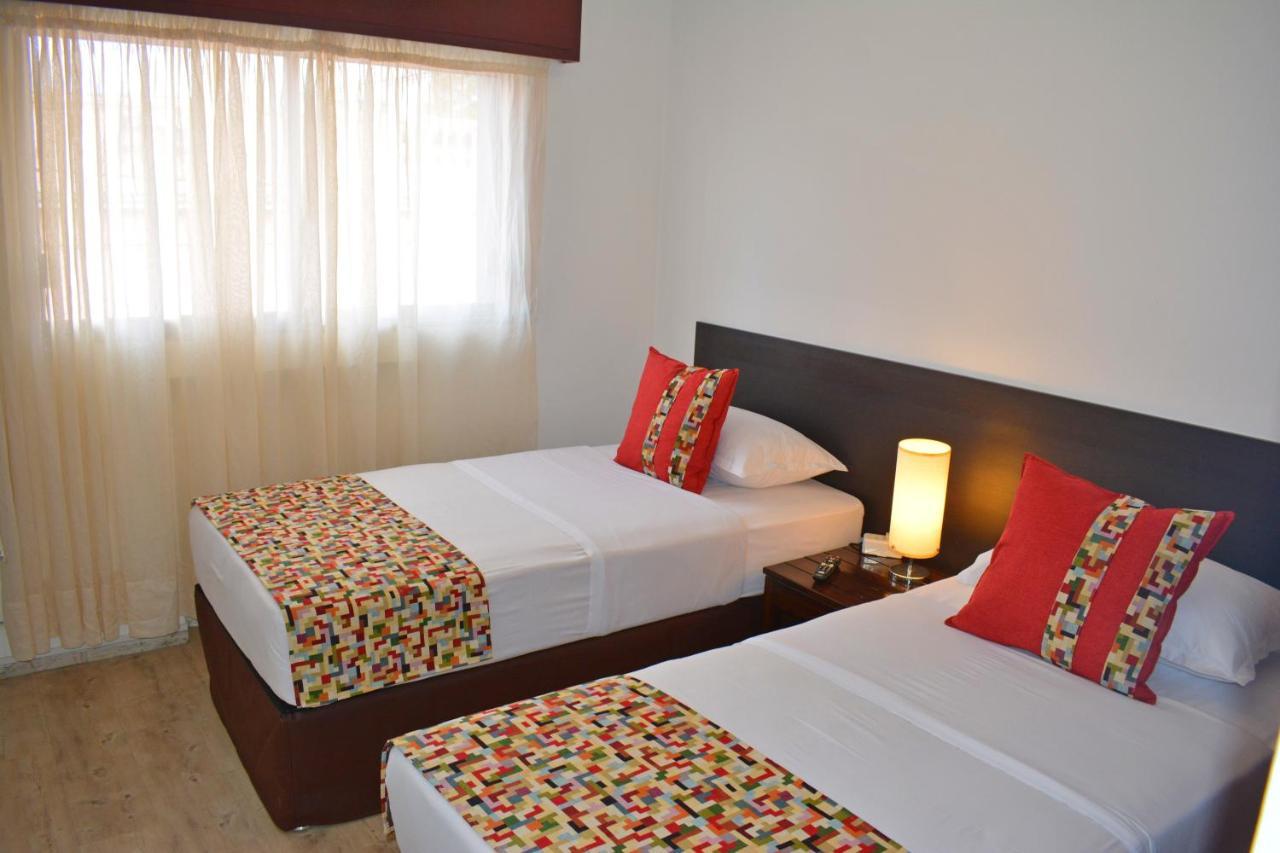 מלדונאדו Hotel Express מראה חיצוני תמונה