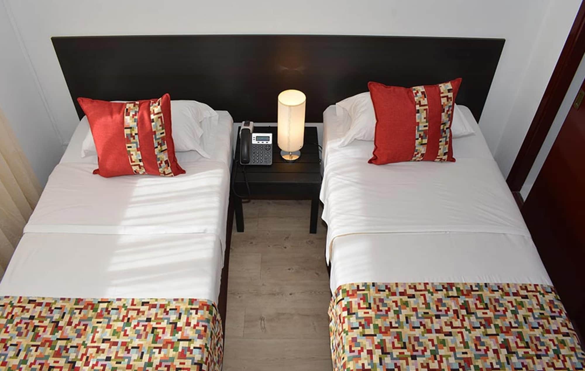 מלדונאדו Hotel Express מראה חיצוני תמונה