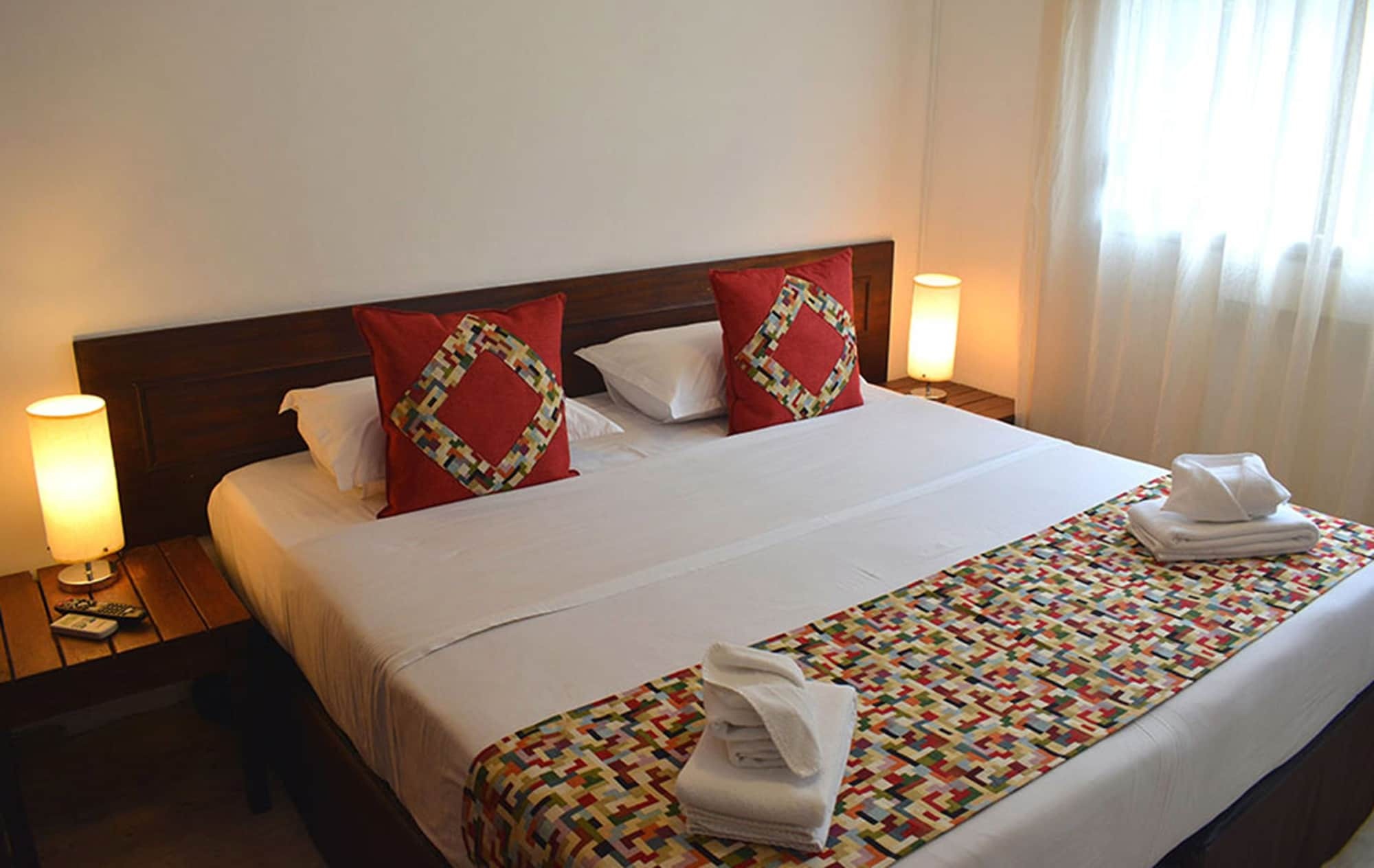 מלדונאדו Hotel Express מראה חיצוני תמונה
